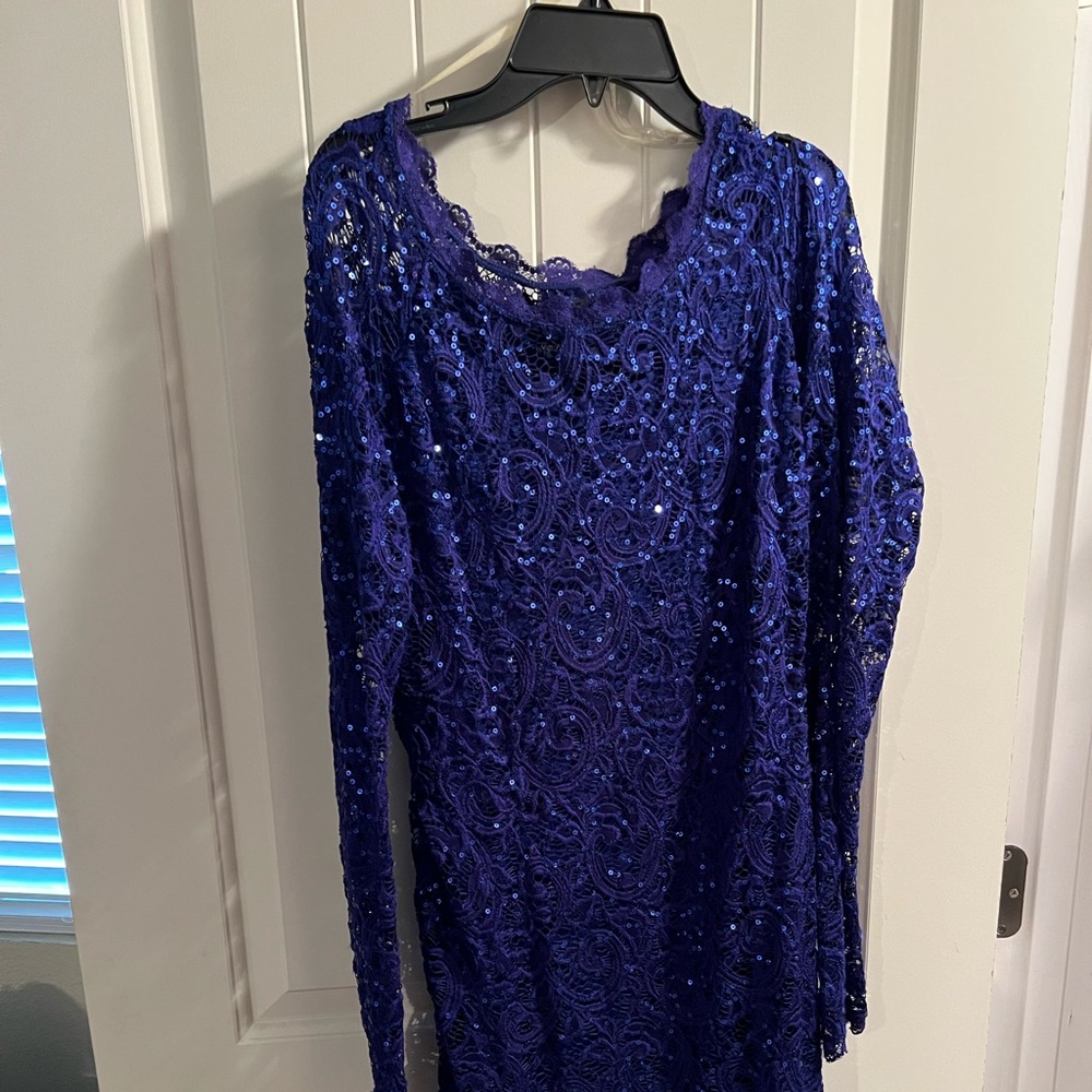 Large in Juniors, semi formal to the knee dress